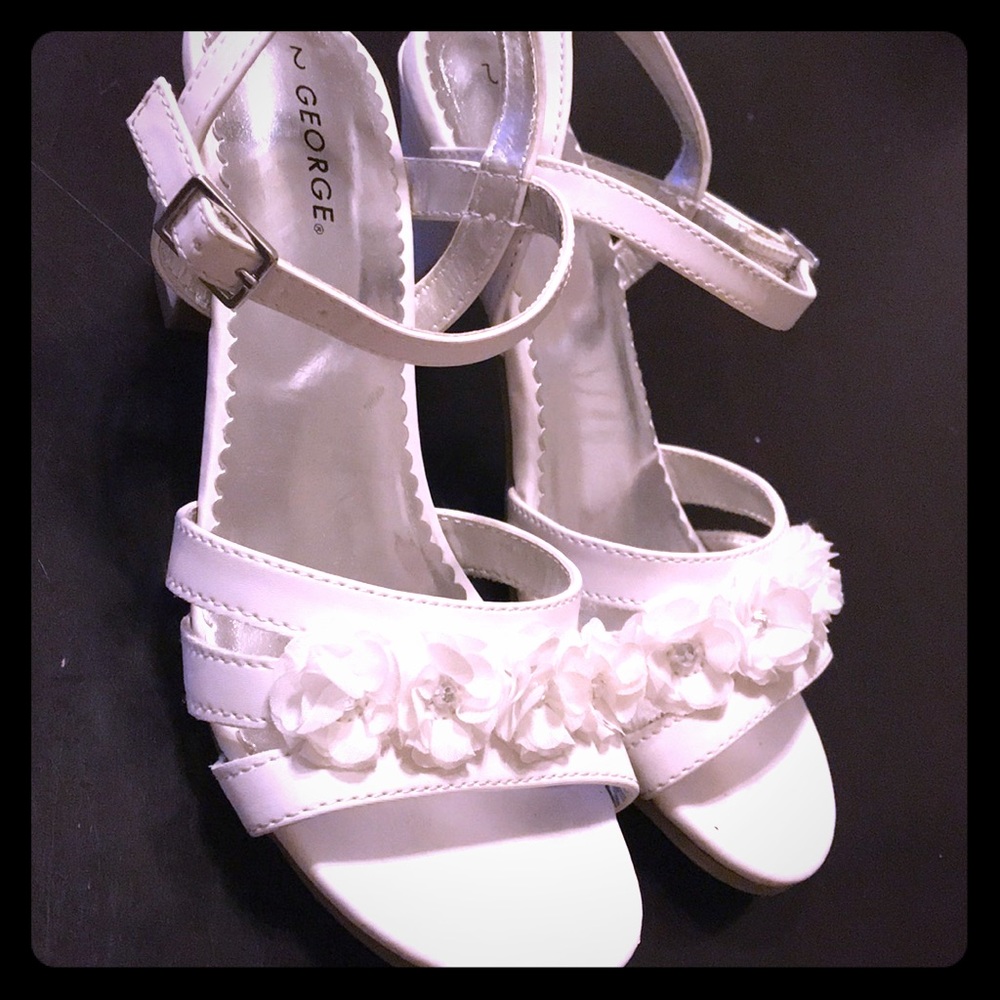 Little Girls White Shoes (heel Sandals)